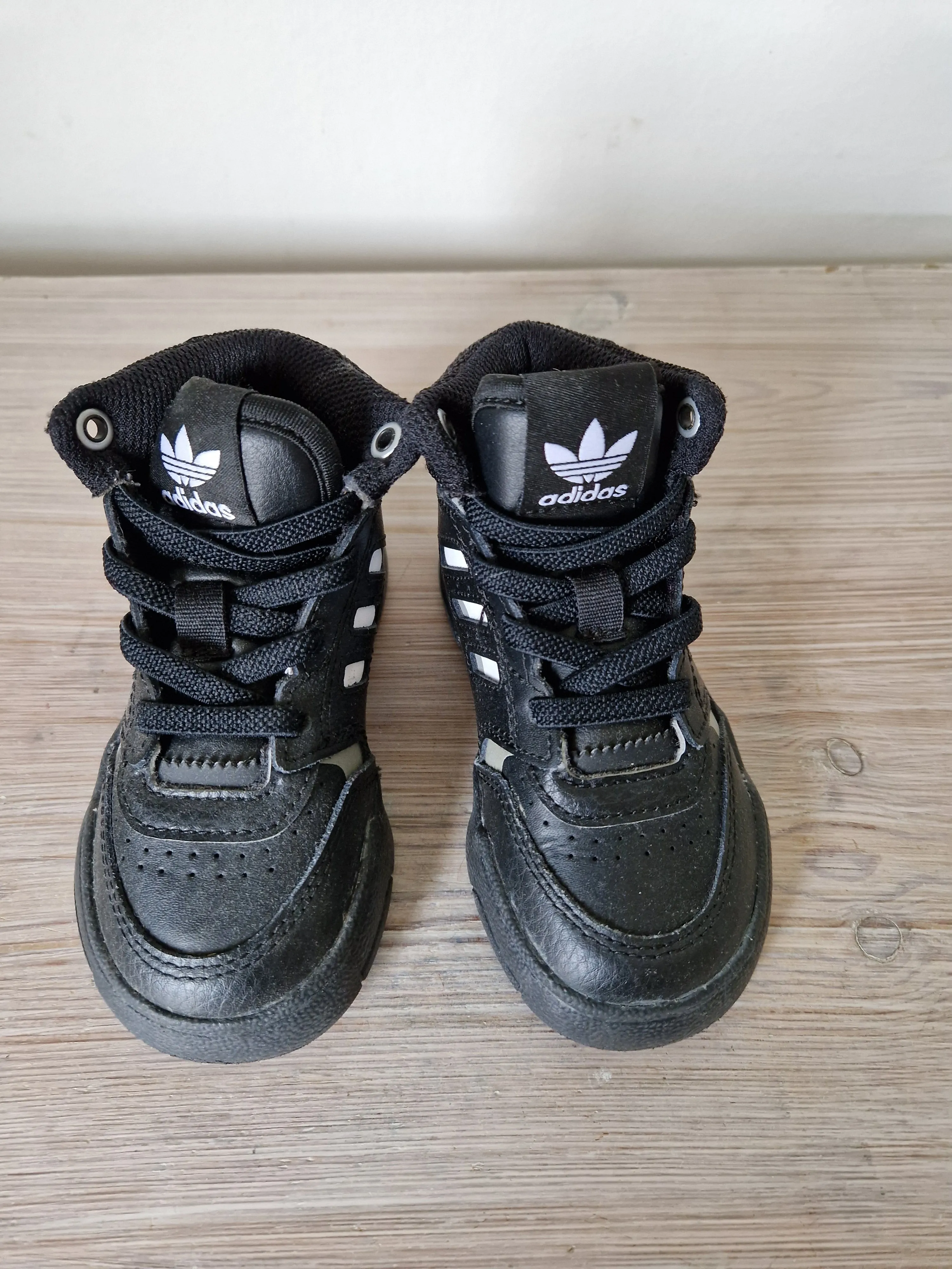 Adidas sneakers 21
