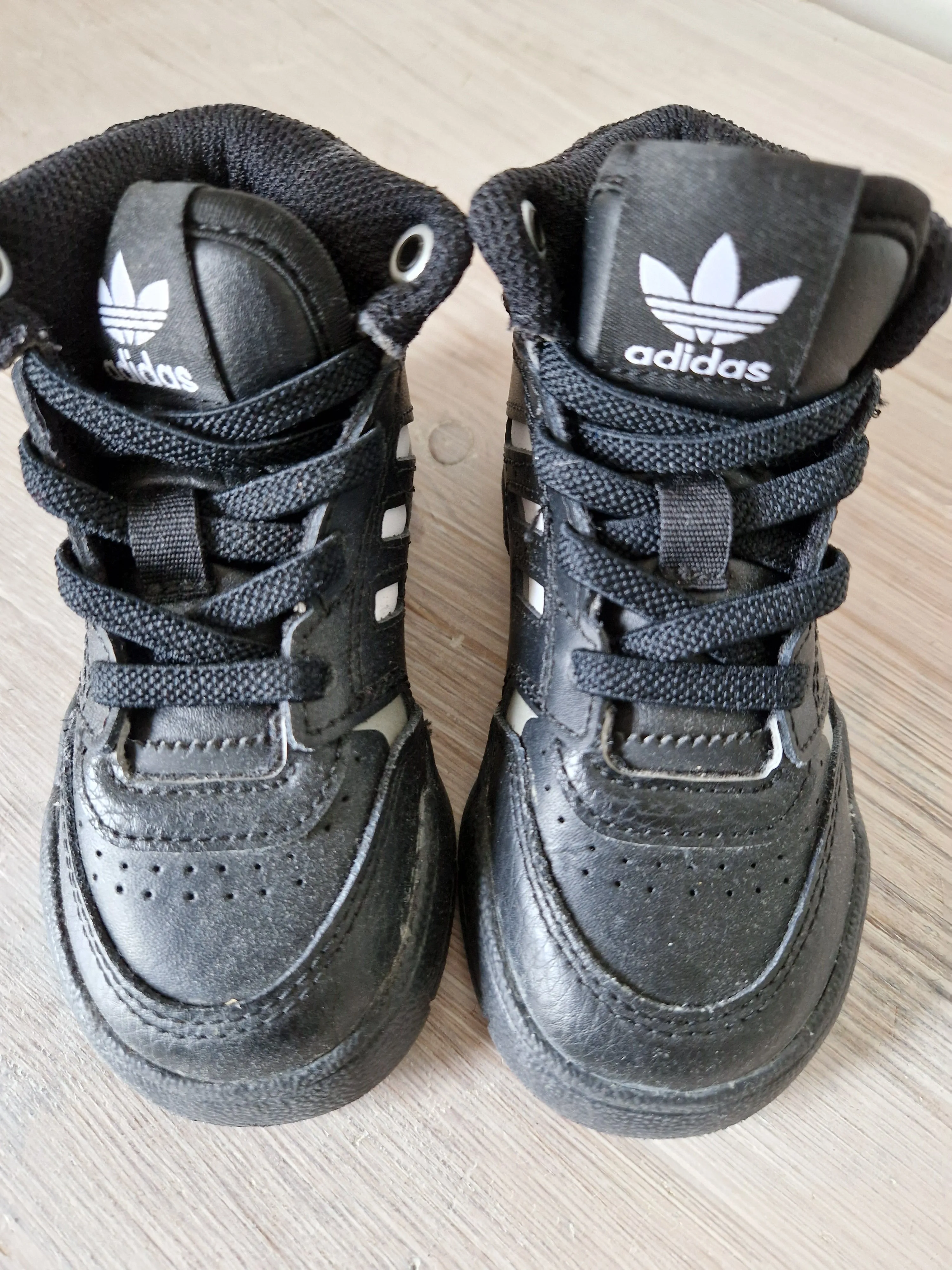 Adidas sneakers 21