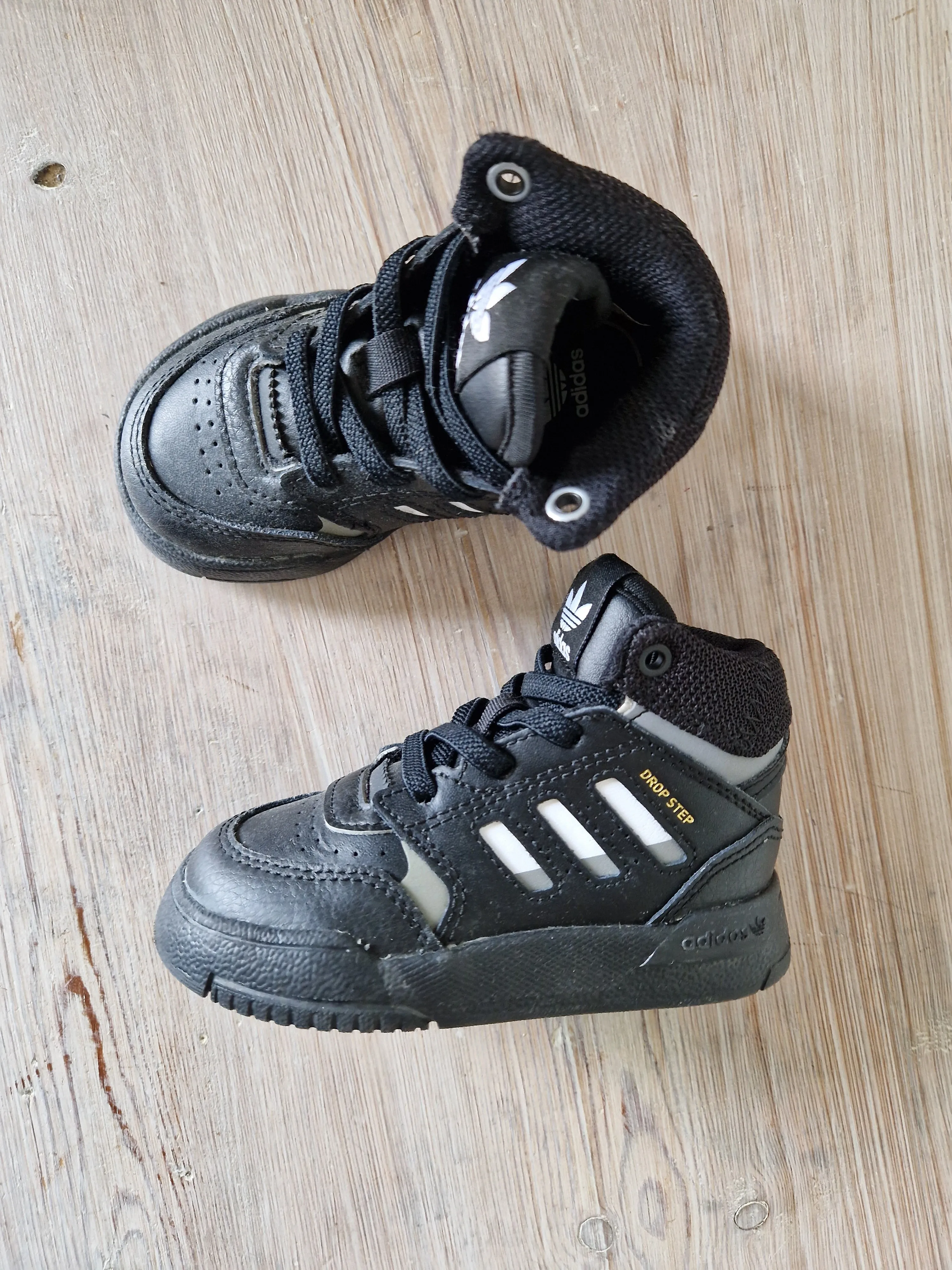 Adidas sneakers 21