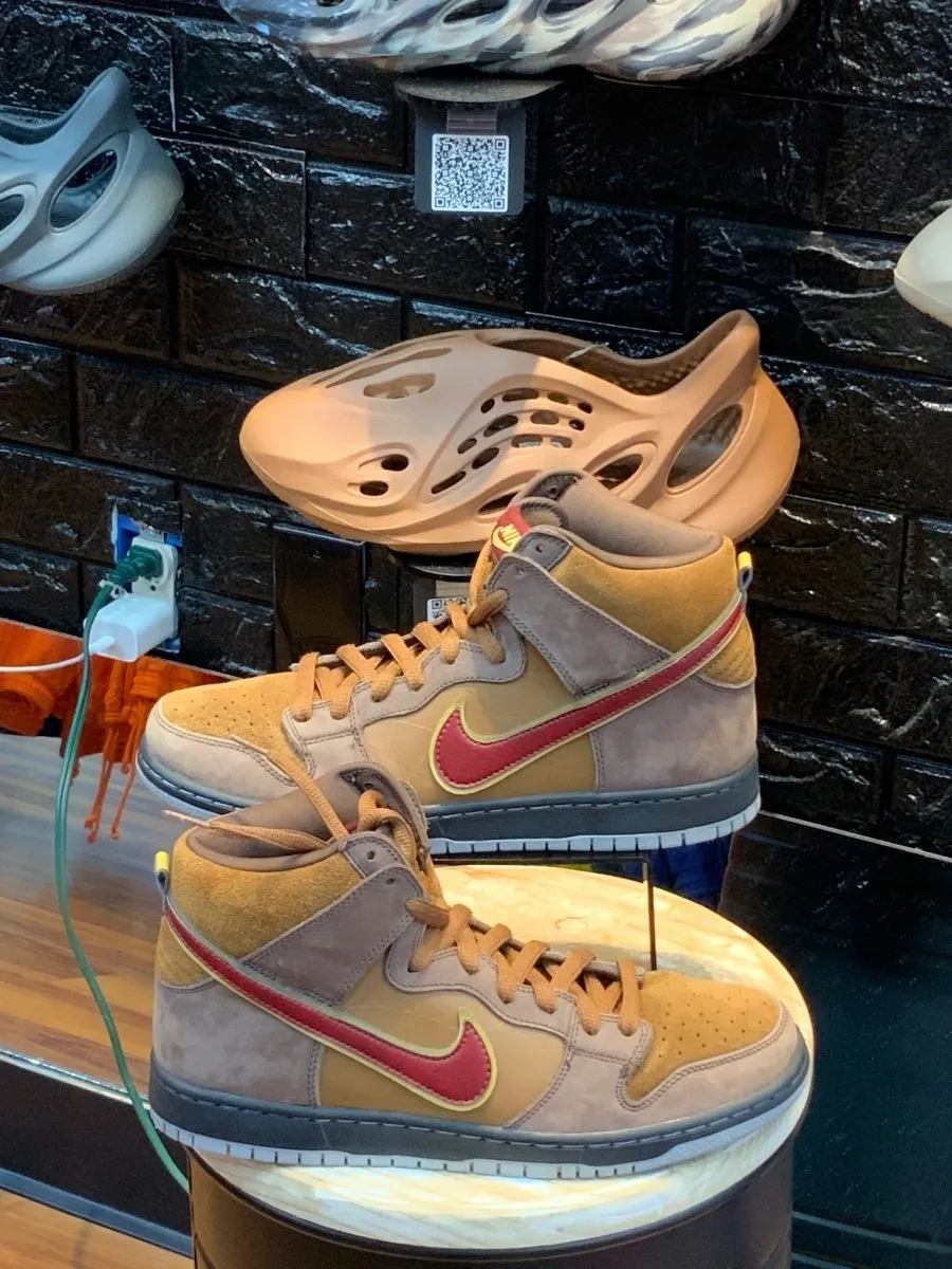 Dunk High Premium SB 'Cigar City' Gently Enjoyed (Used) Men 9 - No Box