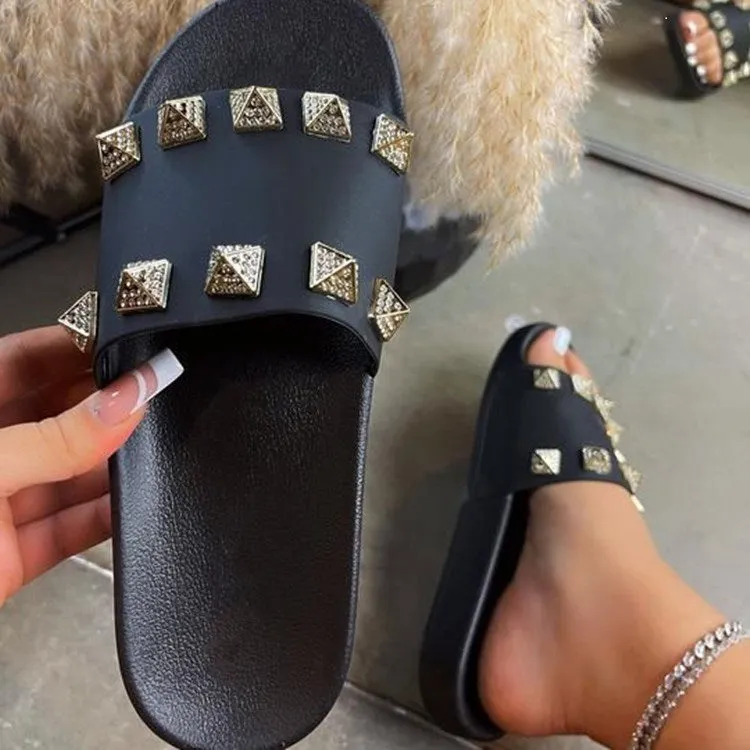 Fashion rhinestone rivet slippers（HPSD184）